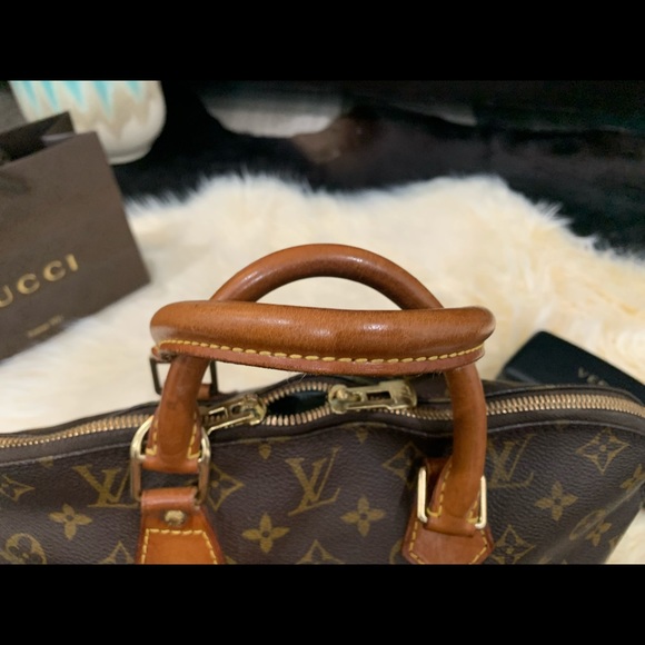 Louis Vuitton Alma - Picture 6 of 10